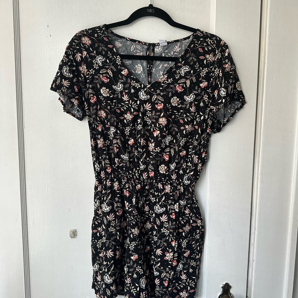 Old Navy Black and Pink Casual Romper with Short Sleeves and V-neck